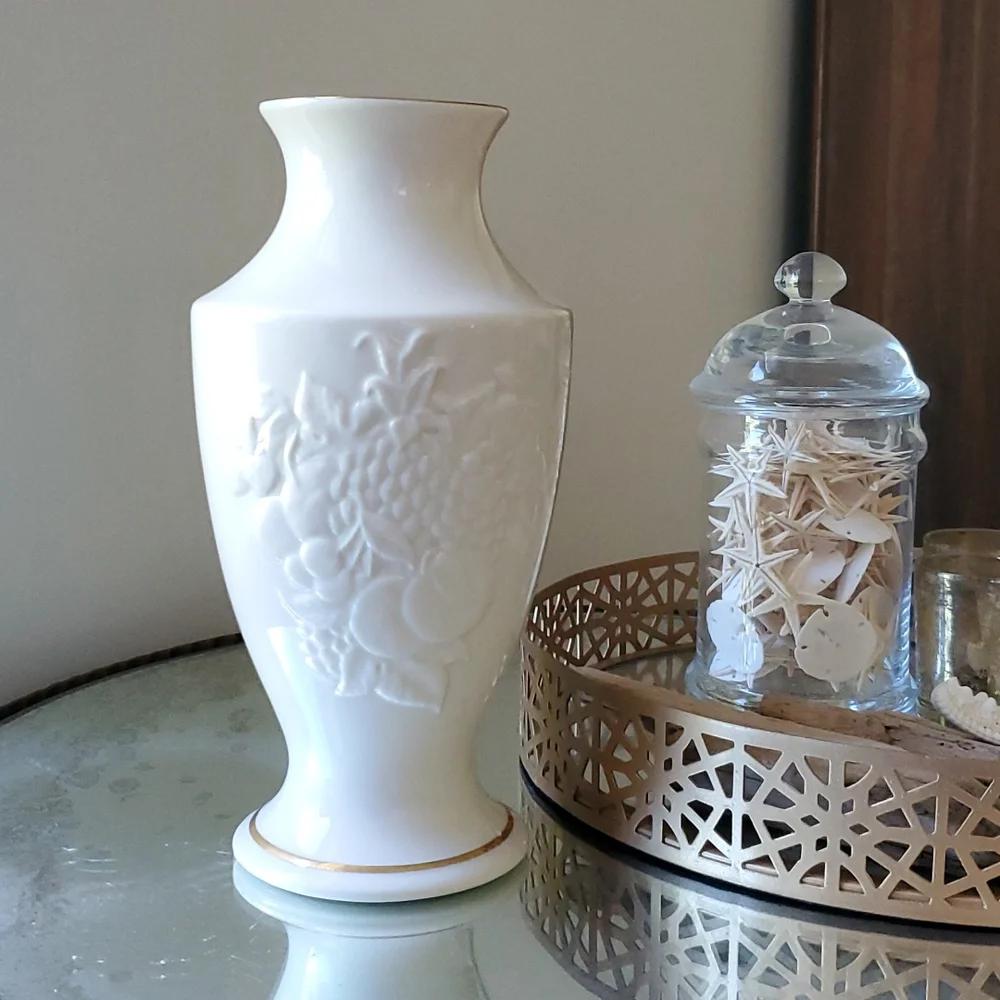 Lenox Fine porcelain Fruits of Life Ivory Large Vase